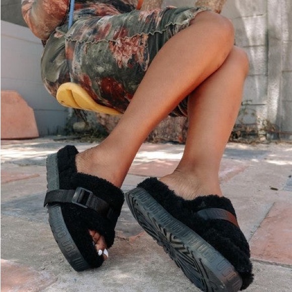 Ugg Fluffita Flatform Slides - Picture 1 of 5
